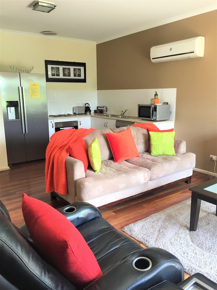 McLaren Vale Studio Apartments 13/50