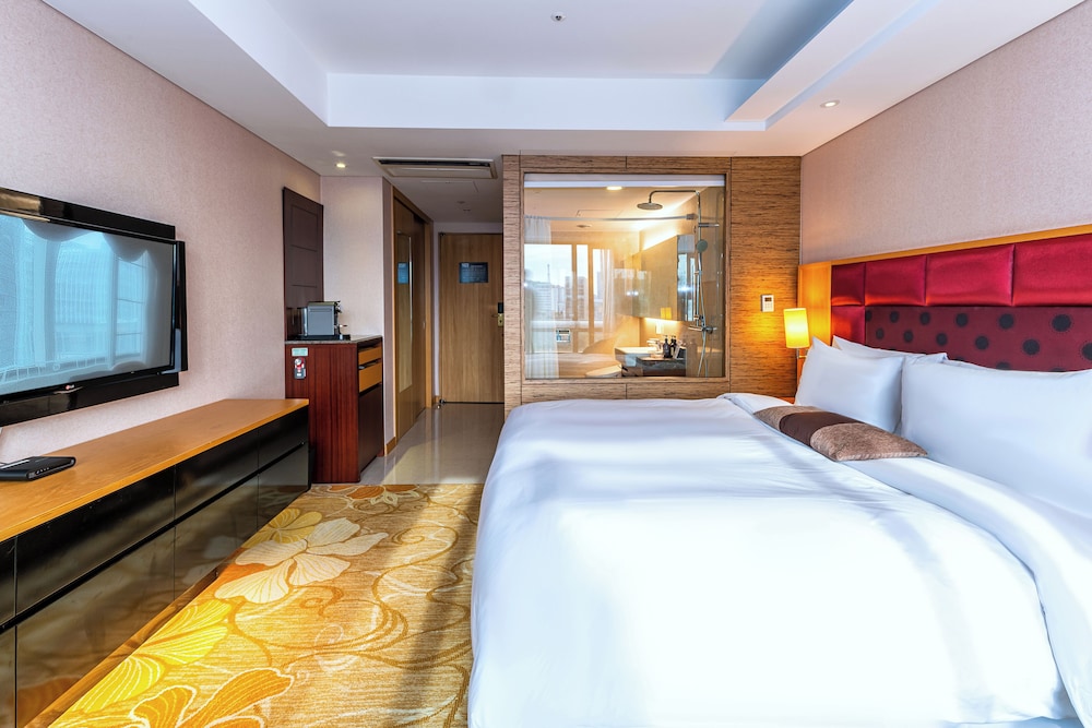 Koreana Hotel 11/64