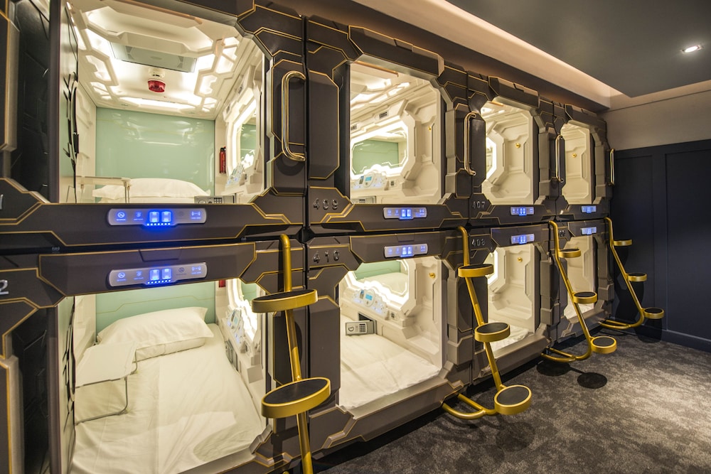 The Capsule Hotel 17/30