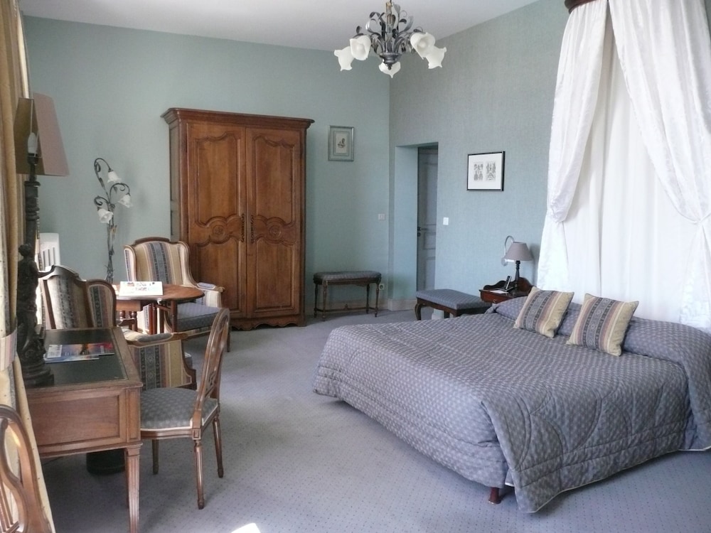 CHATEAU DE FERE HOTEL 7/50