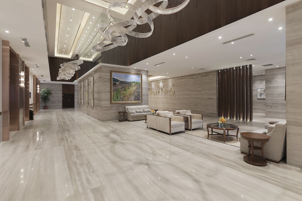 Huayou New Century Grand Hotel 7/50