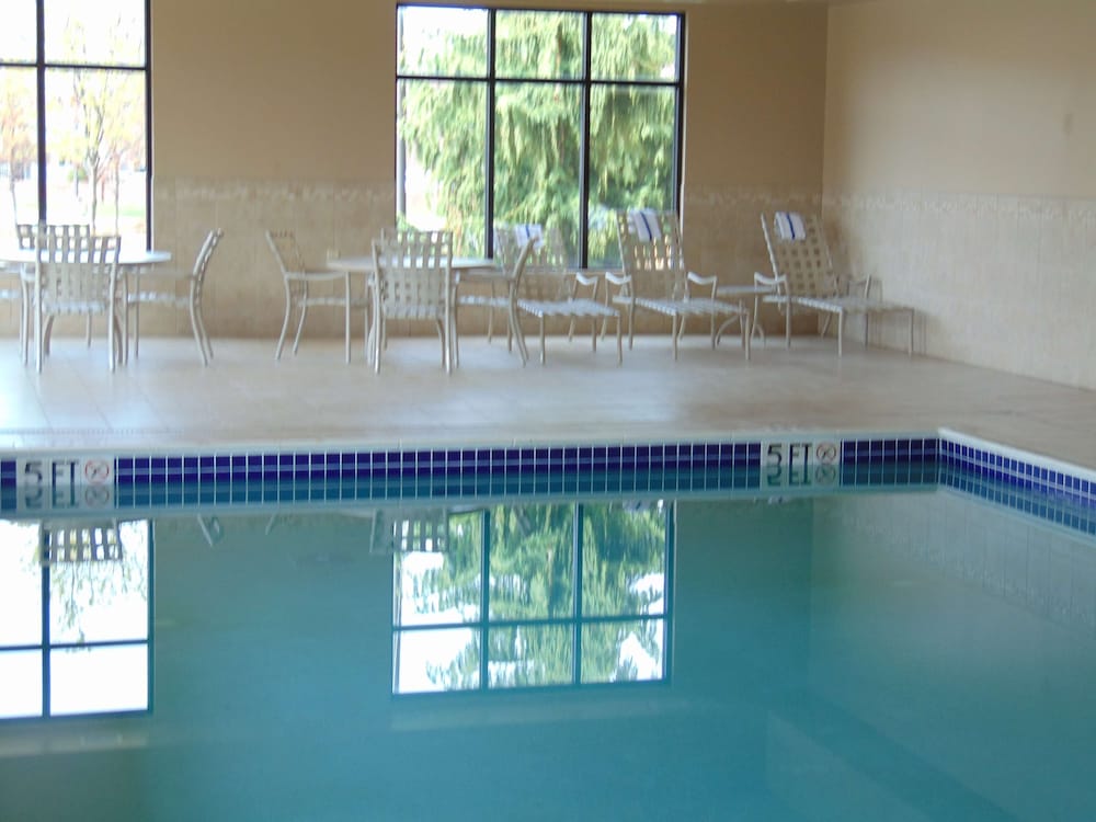 Hampton Inn & Suites Cleveland-Mentor 22/45