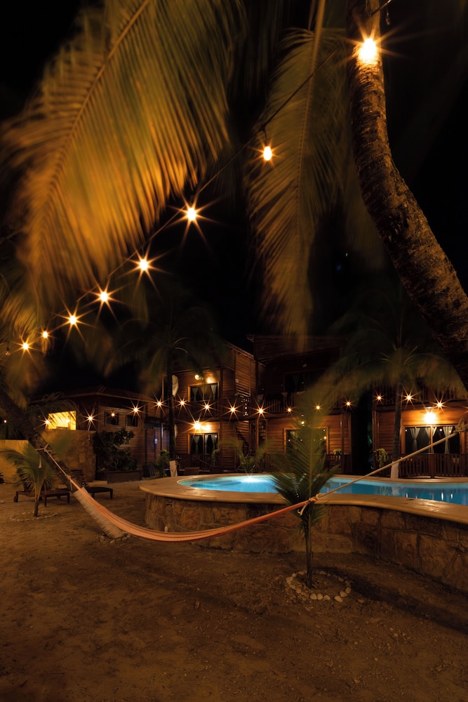 COCONUT BY OOL HOTELS 38/43