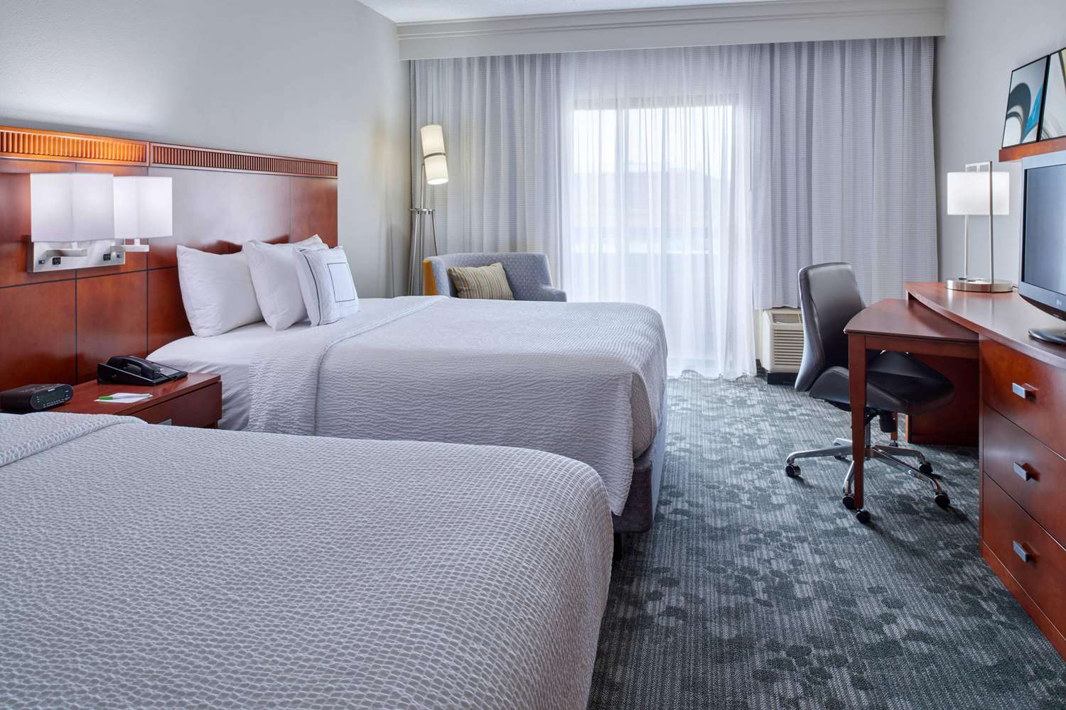 DELUXE, 2 QUEEN BEDS, ACCESSIBLE