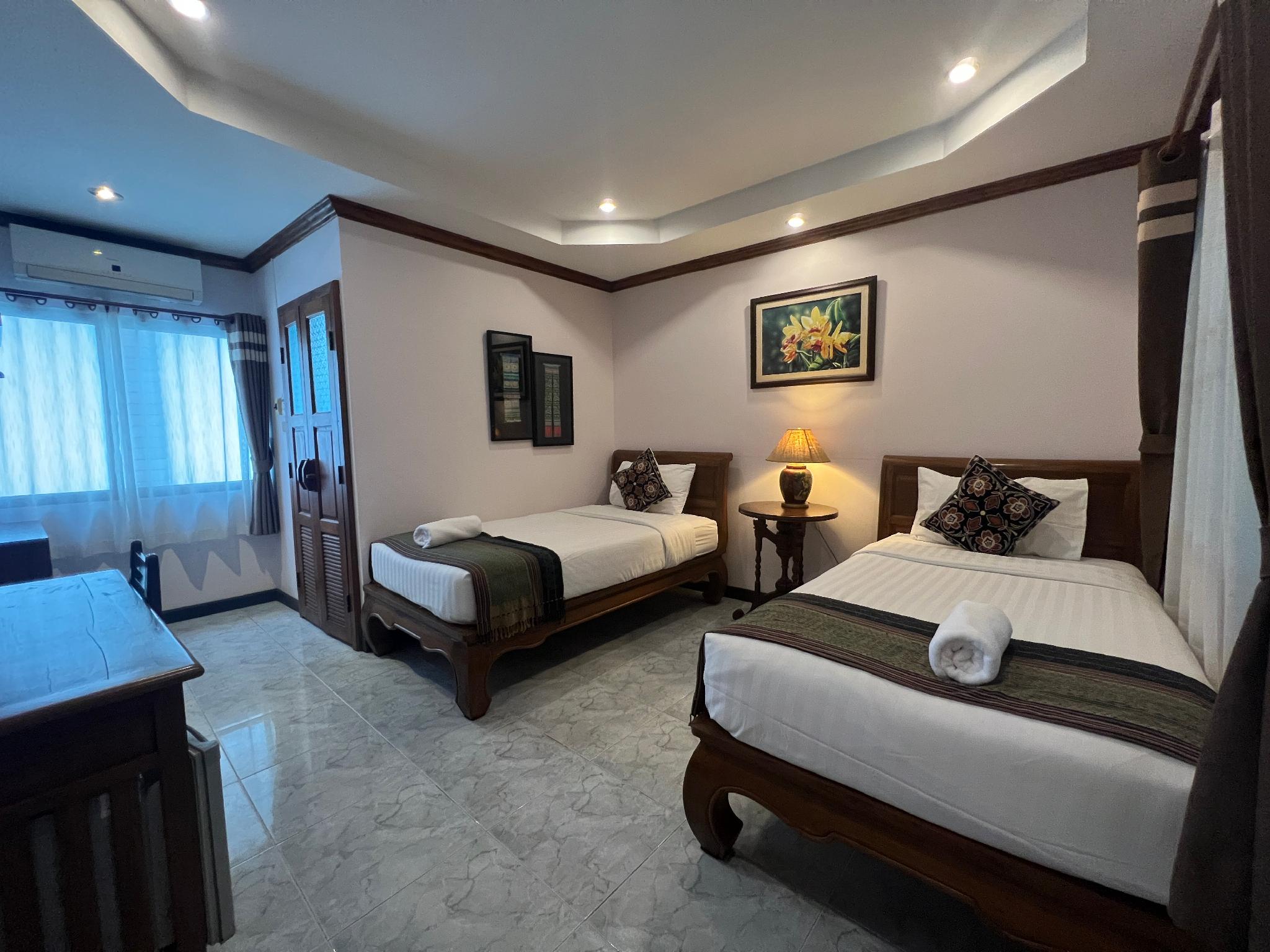 Standard, Twin Beds, No Balcony