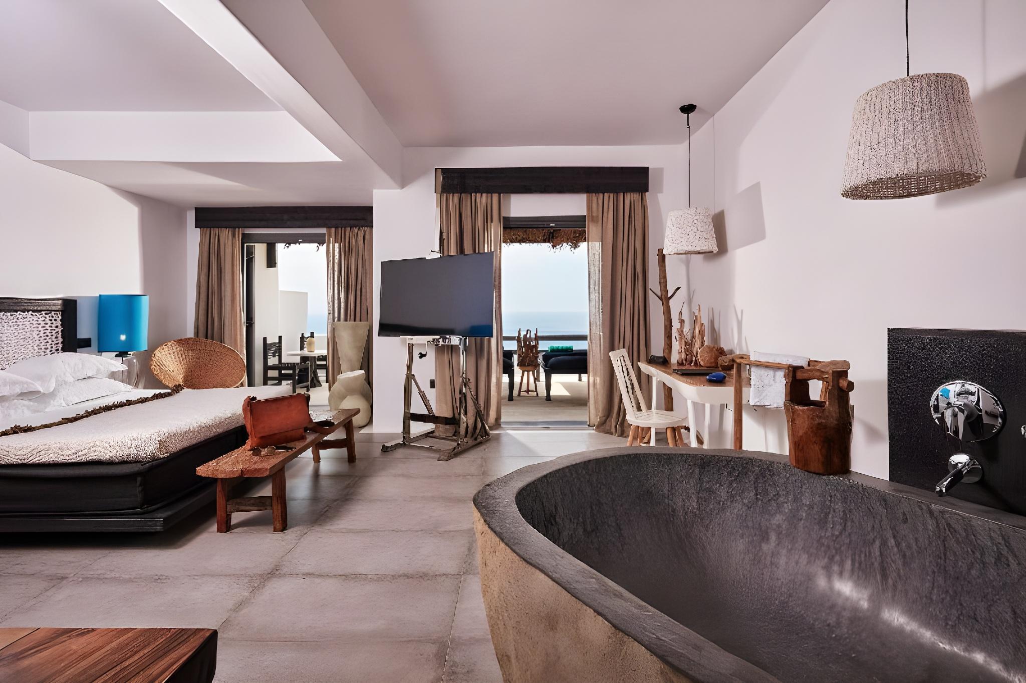 Majestic, Retreat, Suite, Outdoor Jetted Tub