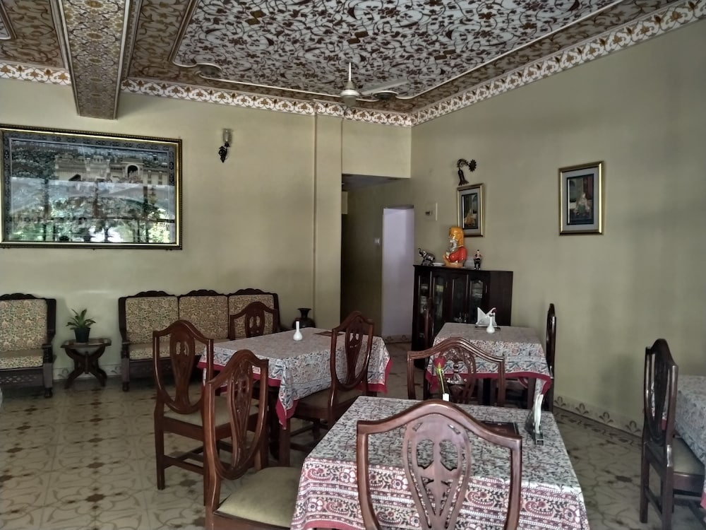 Anuraag Villa 44/65