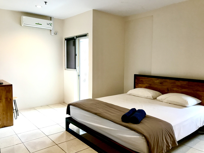 3 Bedrooms, Suite, 2 Bathrooms