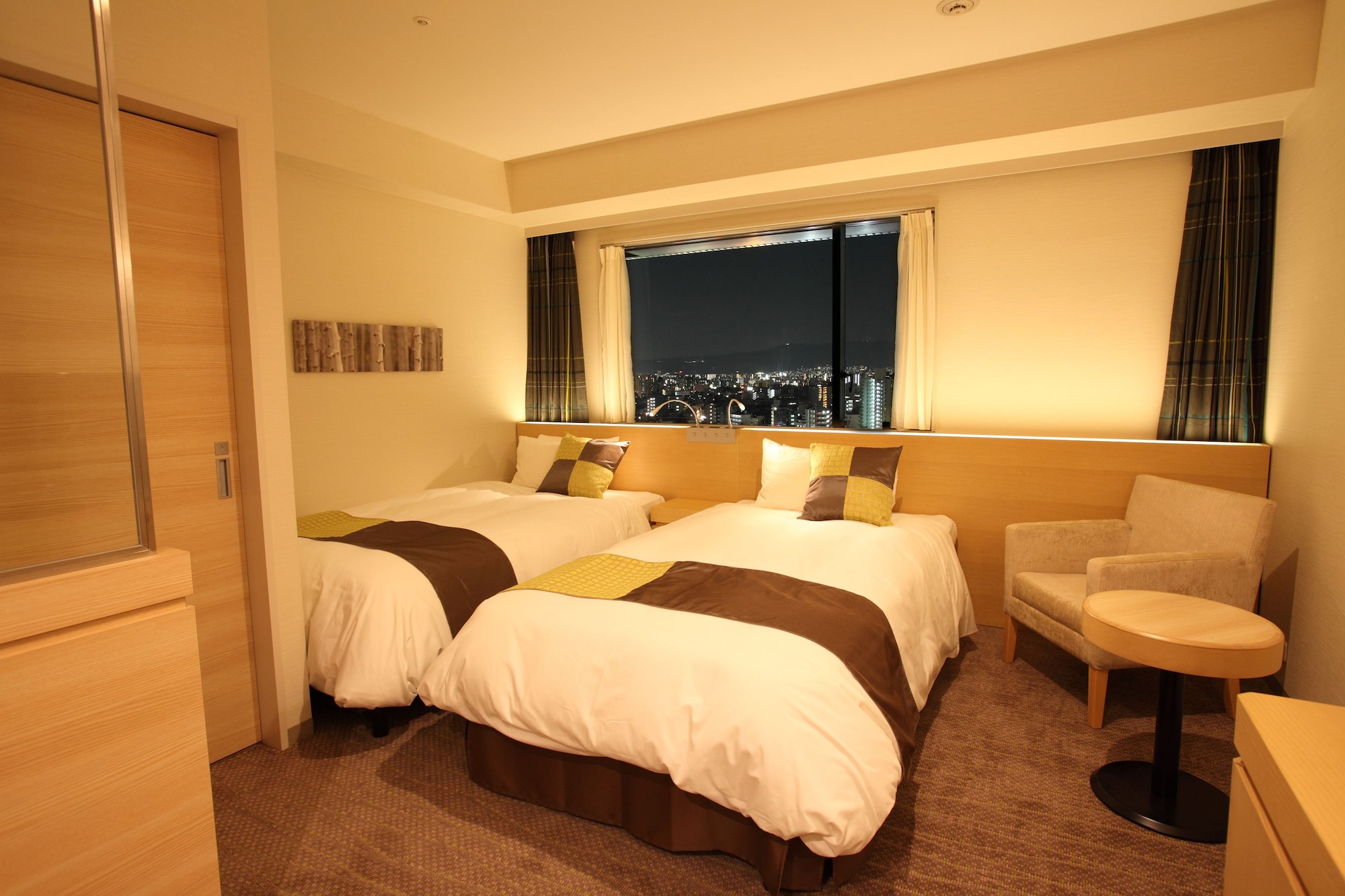ROOM, TRIPLE