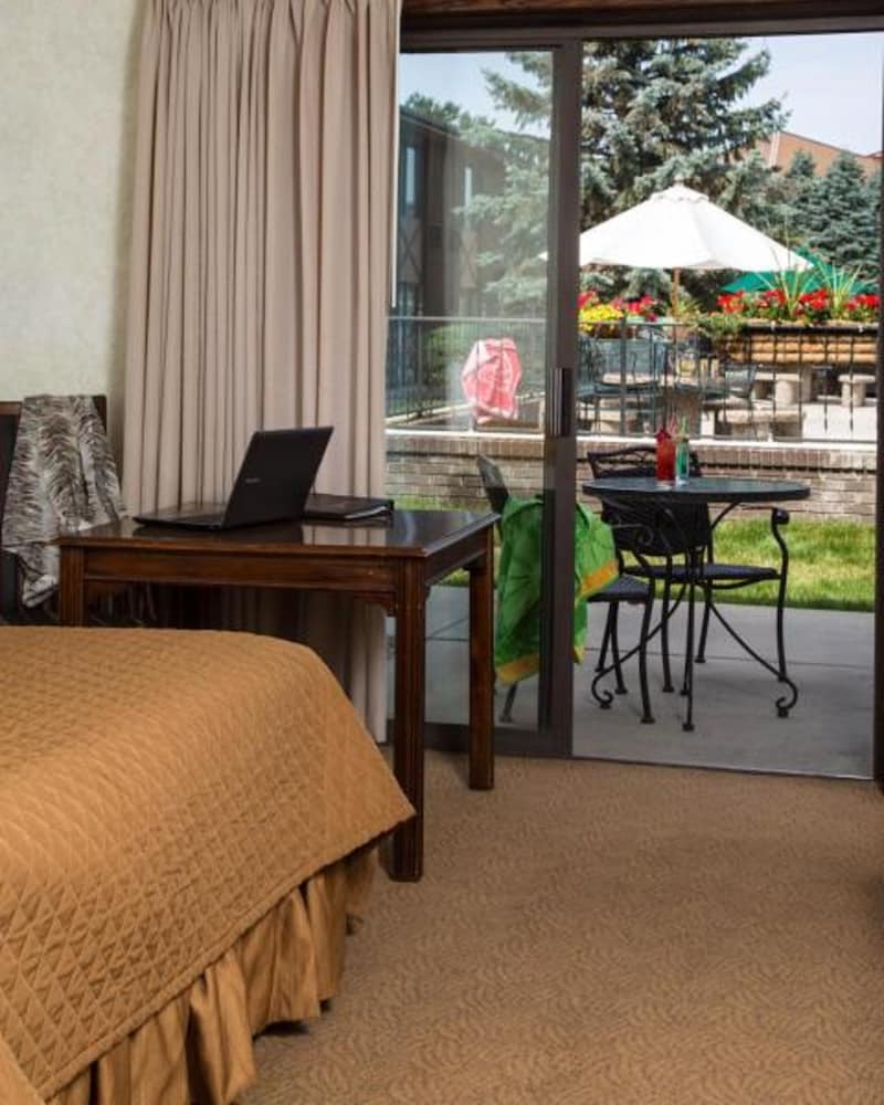 Foothills Inn 14/22
