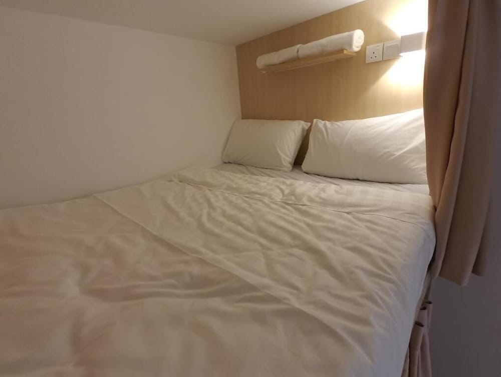 Signel Hostel 14/48