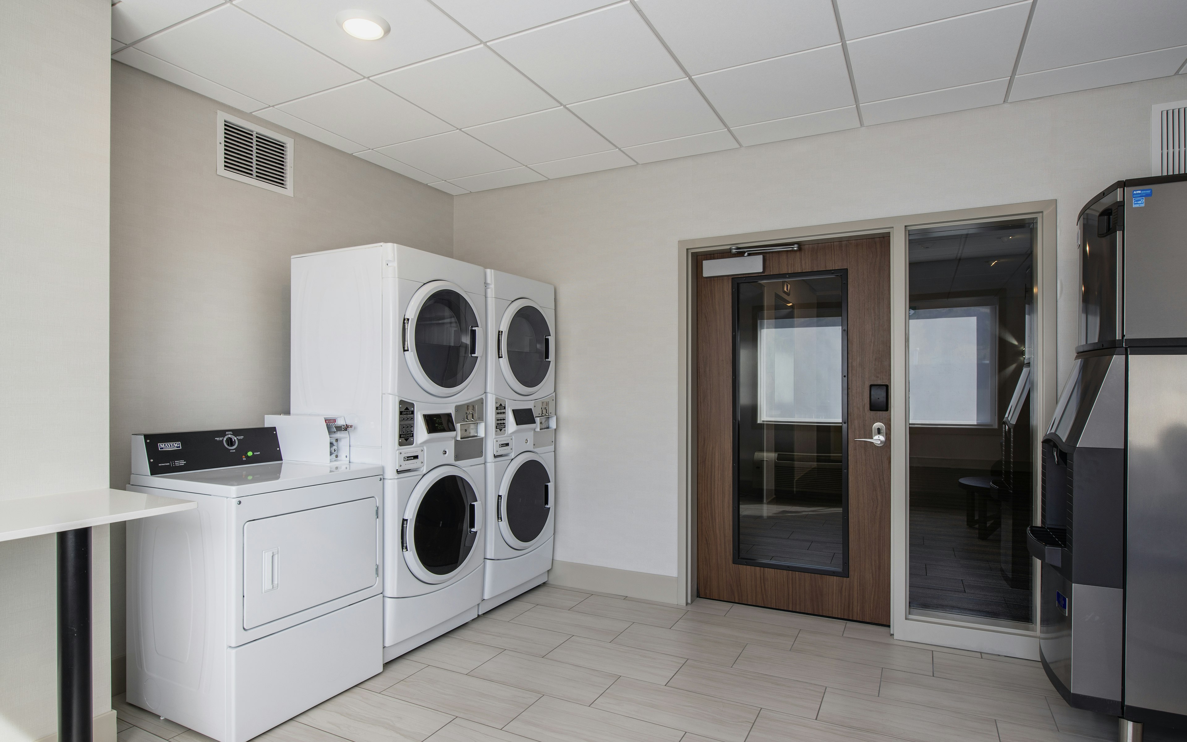 Holiday Inn Express And Suites Kelowna East 15/68