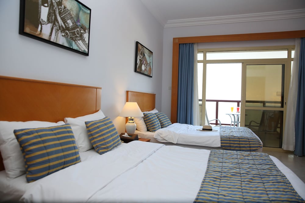 Azimut Hotel Khasab 13/42