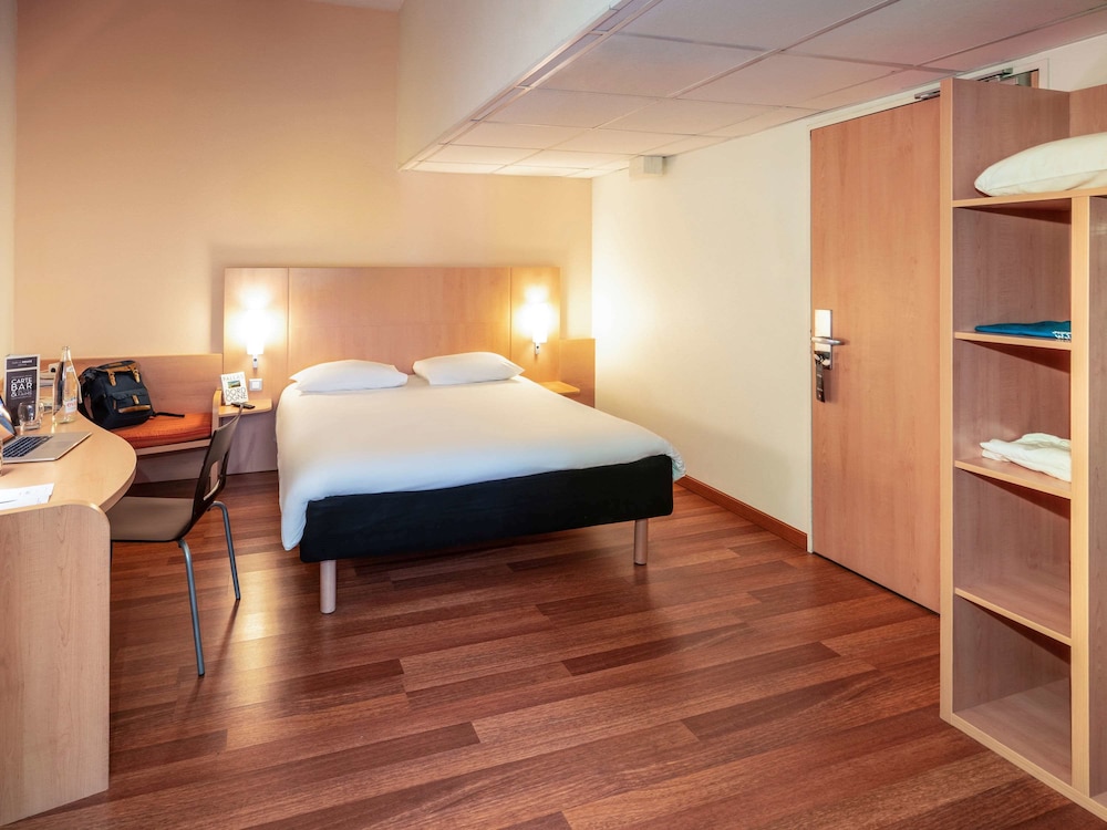 Ibis Sarlat 20/74