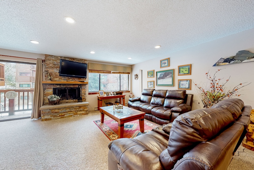 Pine Ridge Condominiums 30/50