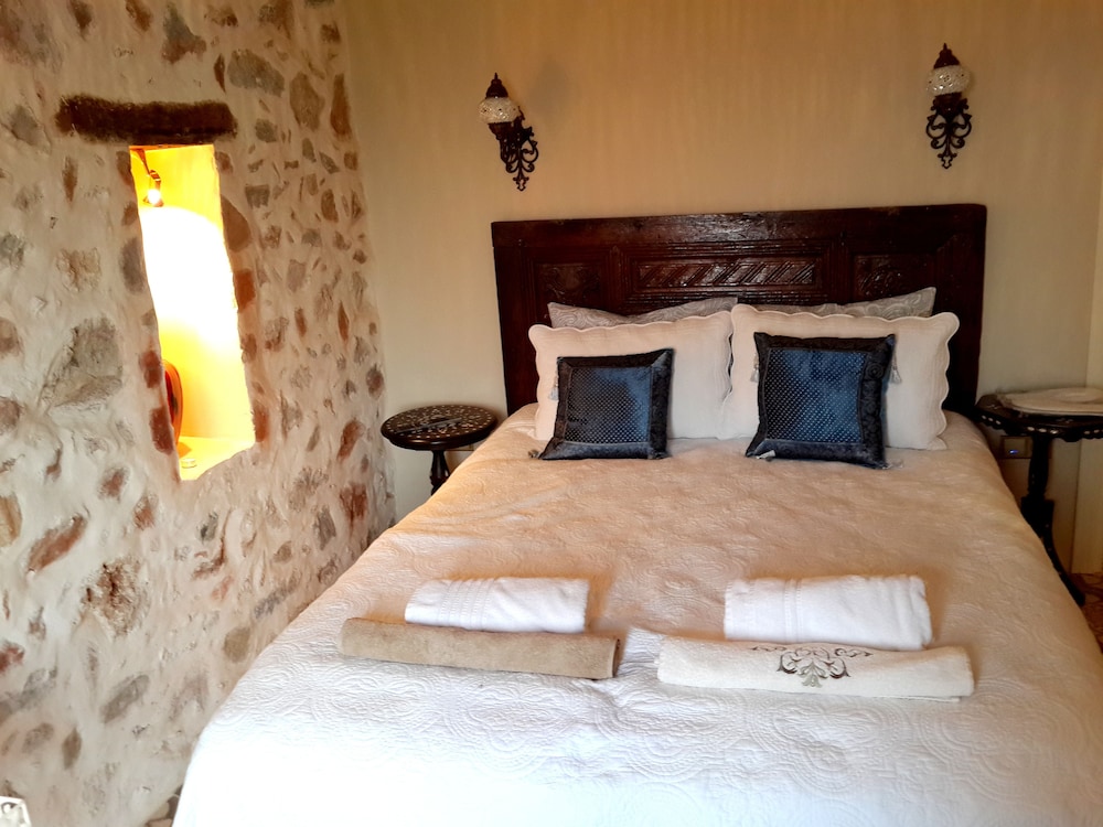 Lemon Villa Hotel 63/74