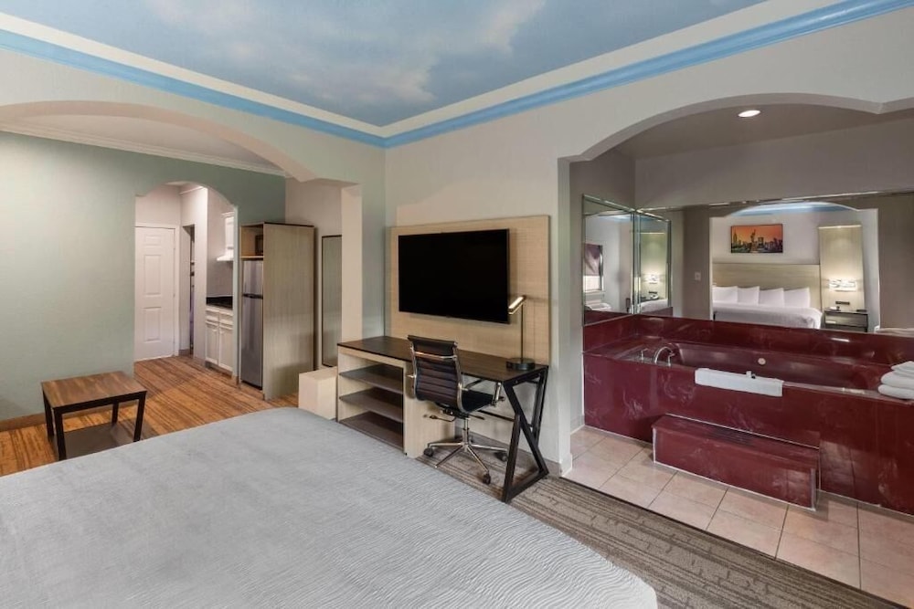 Baymont by Wyndham Texas City 45/59