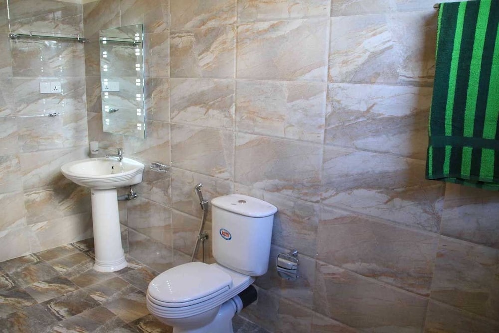 3 BEDROOMS, DELUXE, APARTMENT
