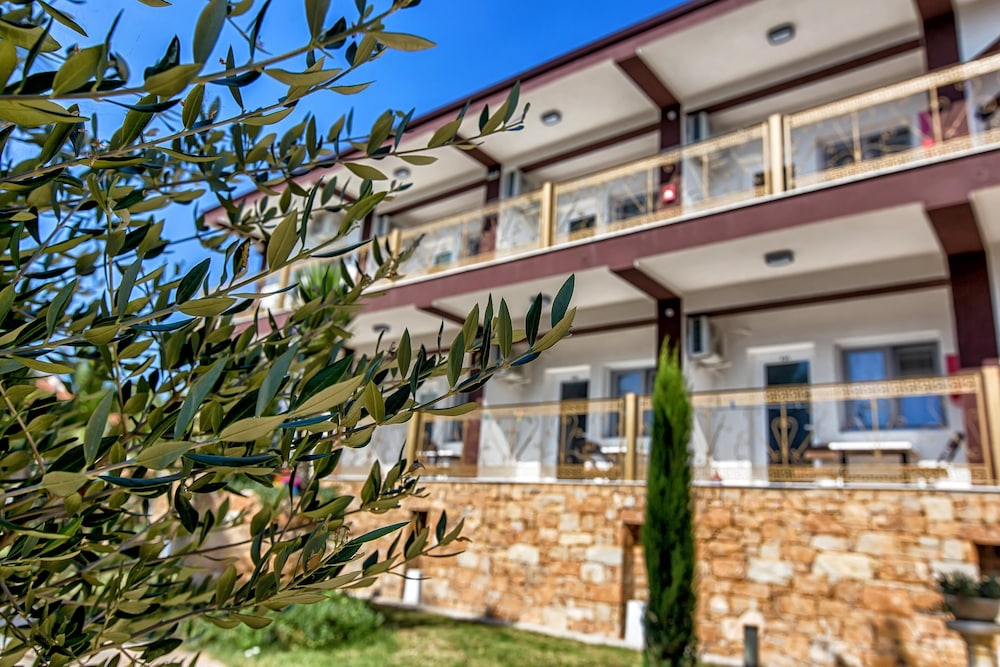 Greek Pride Hotel 2/50