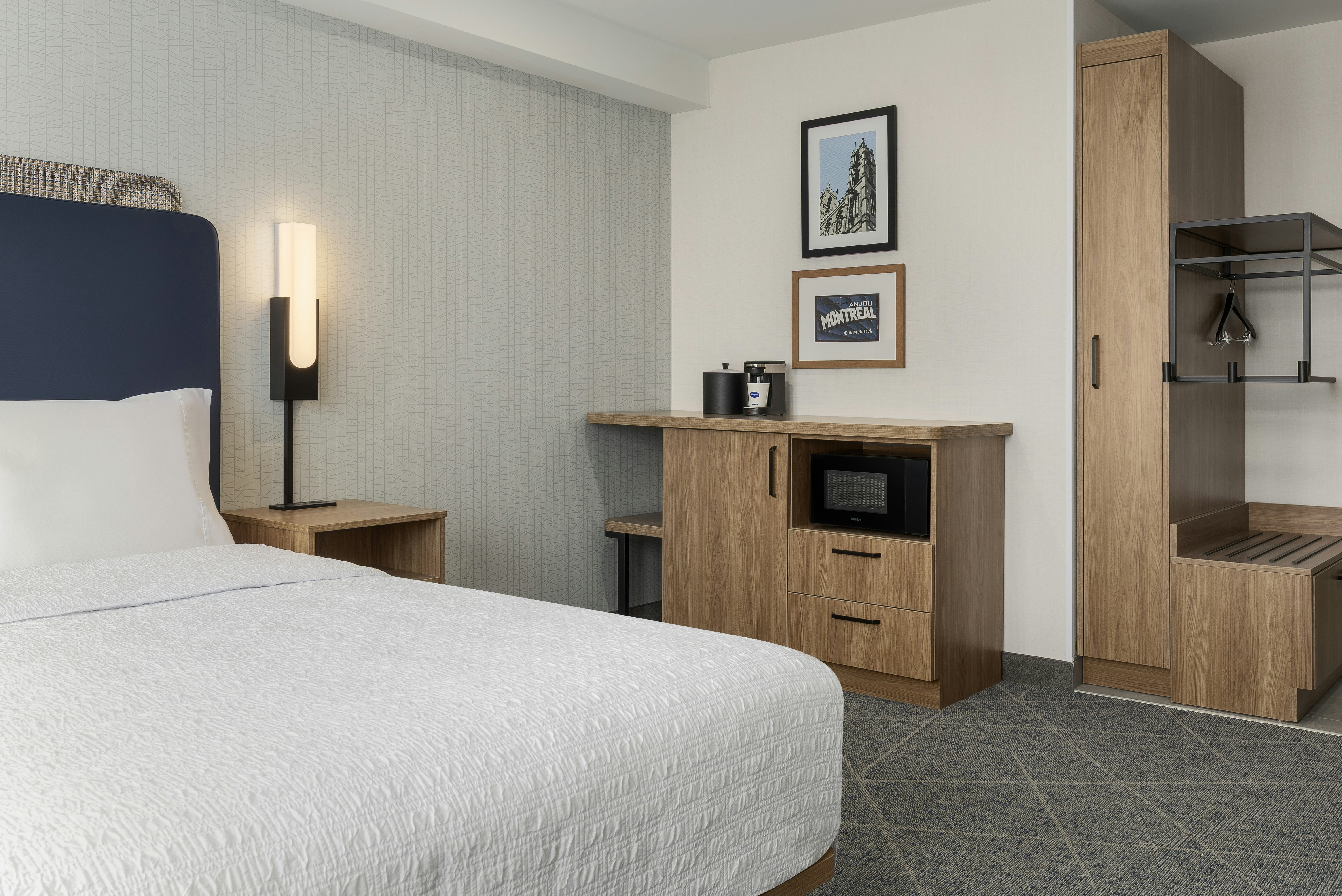 ROOM, KING BED, ACCESSIBLE