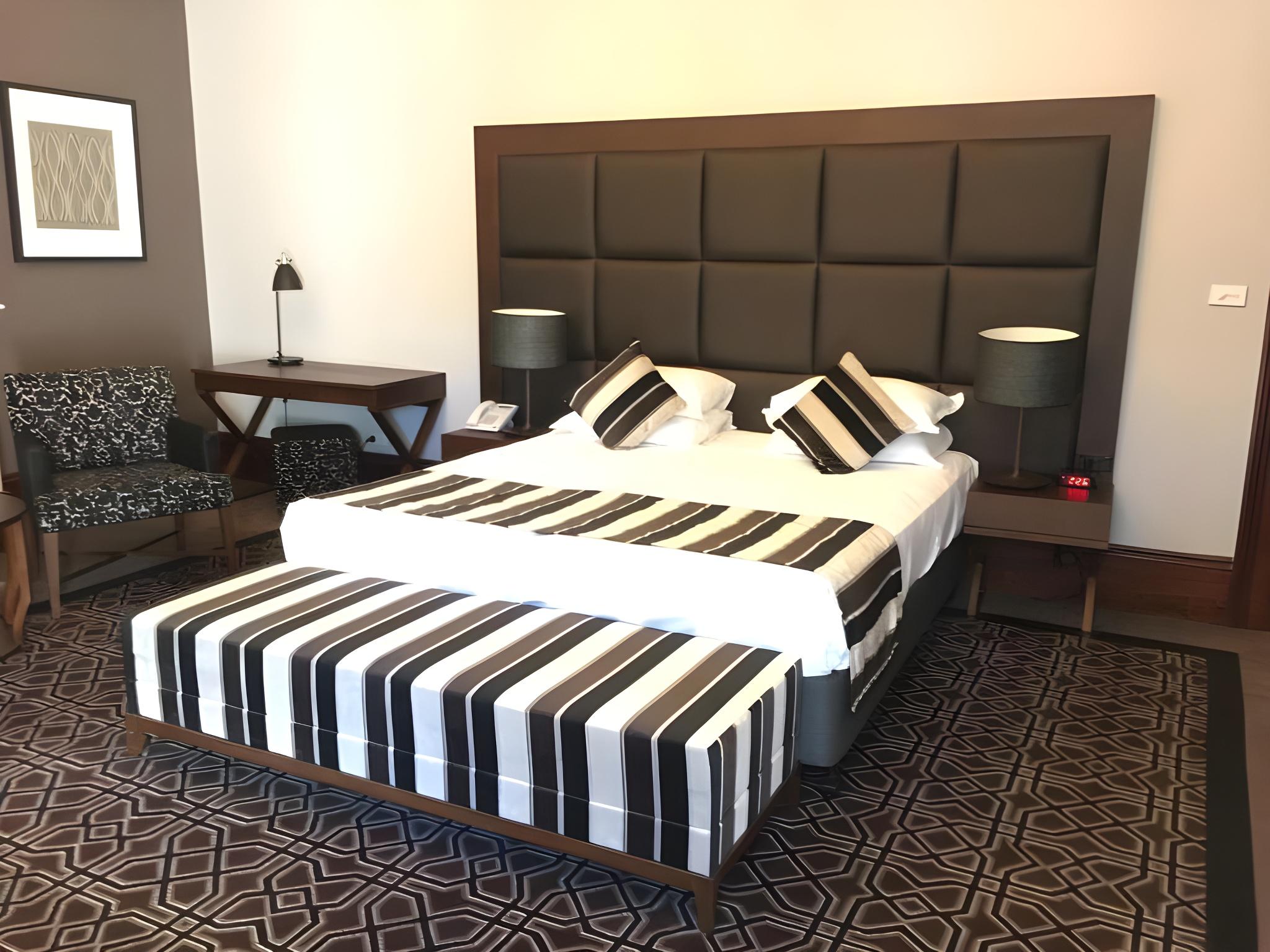 Premium, Suite, King Bed, Sofa, Level