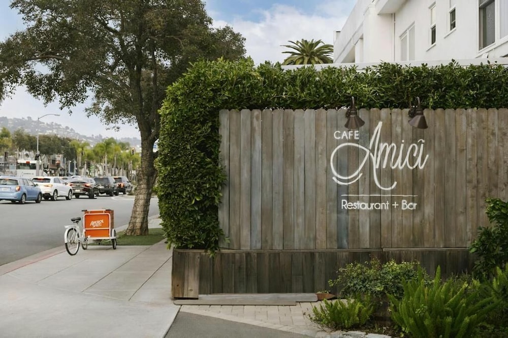 Hotel Beverly Terrace 4/69