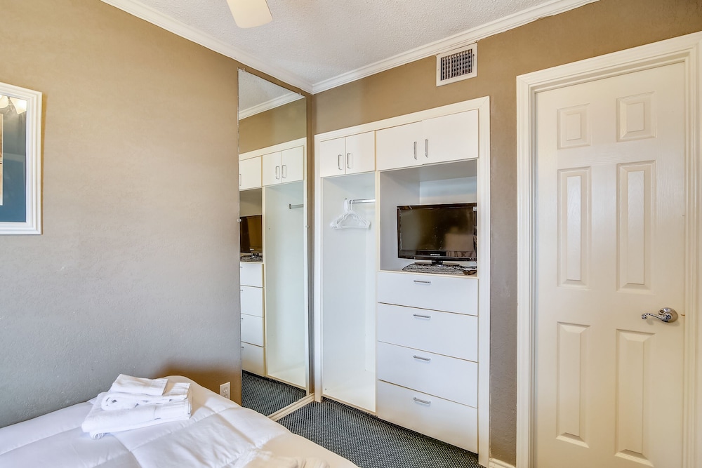Casa Del Mar Beachfront Suites 47/82