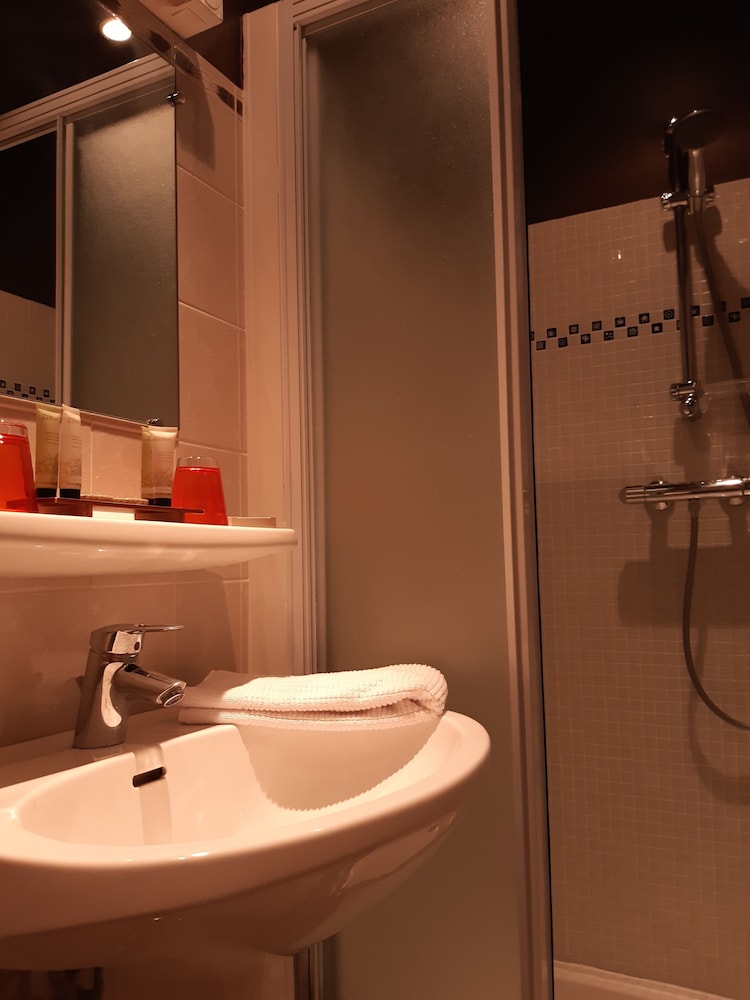 Hotel le Chatellier 47/50