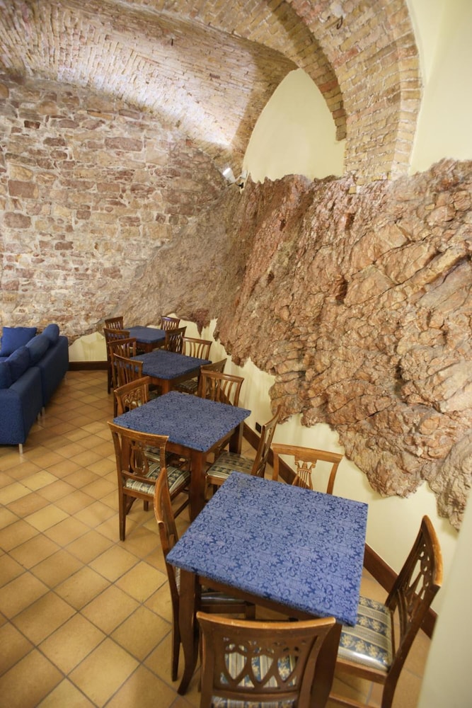 La Rocca 26/38