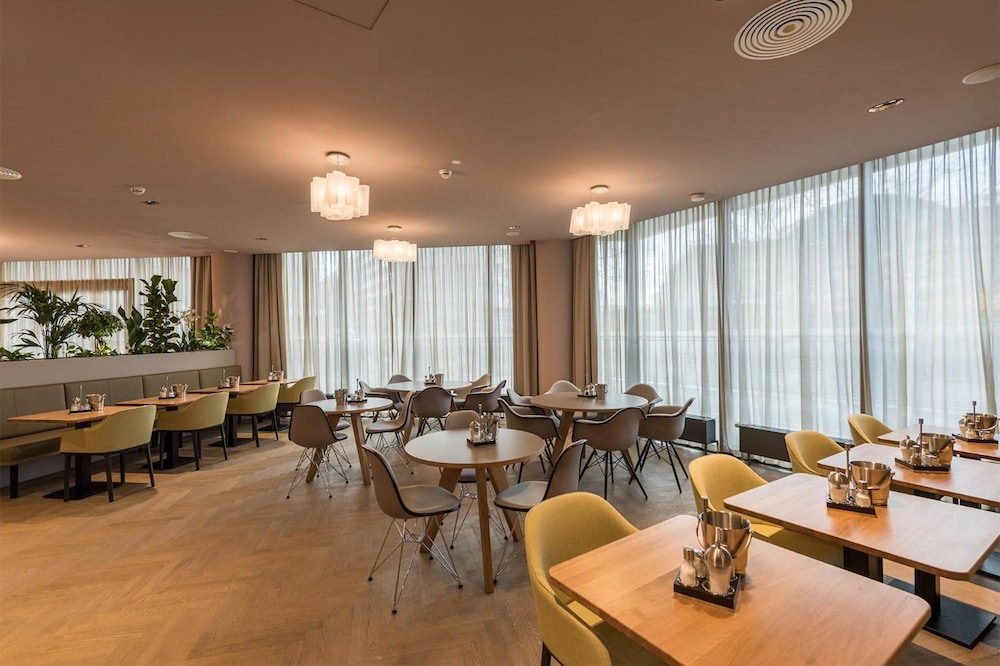 The Frankfurt Hotel 43/64