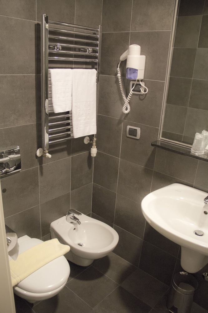 Hotel Five 5/51