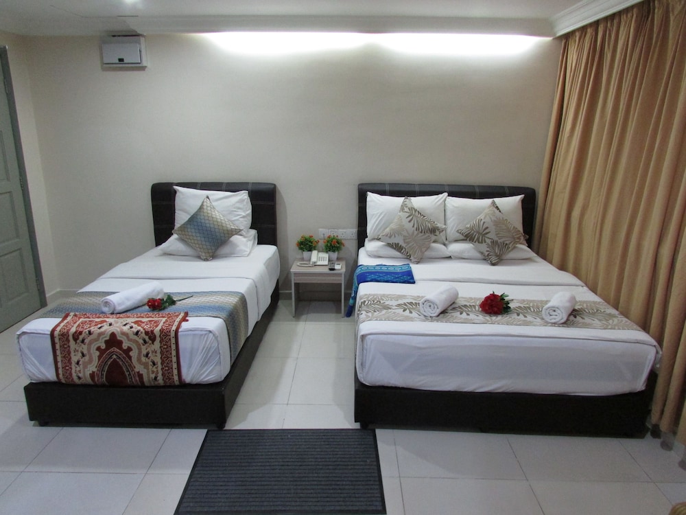 ROOM, TRIPLE