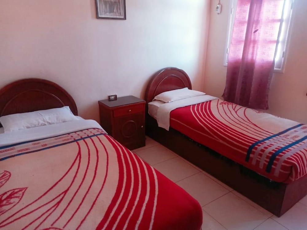 Amenophis Hotel 11/50