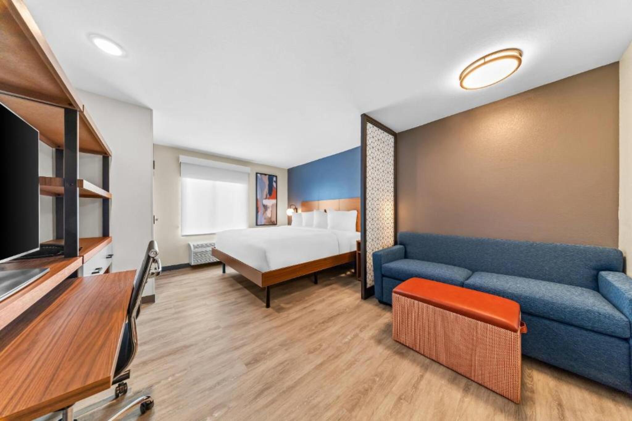 Everhome Suites Ontario Airport 17/39