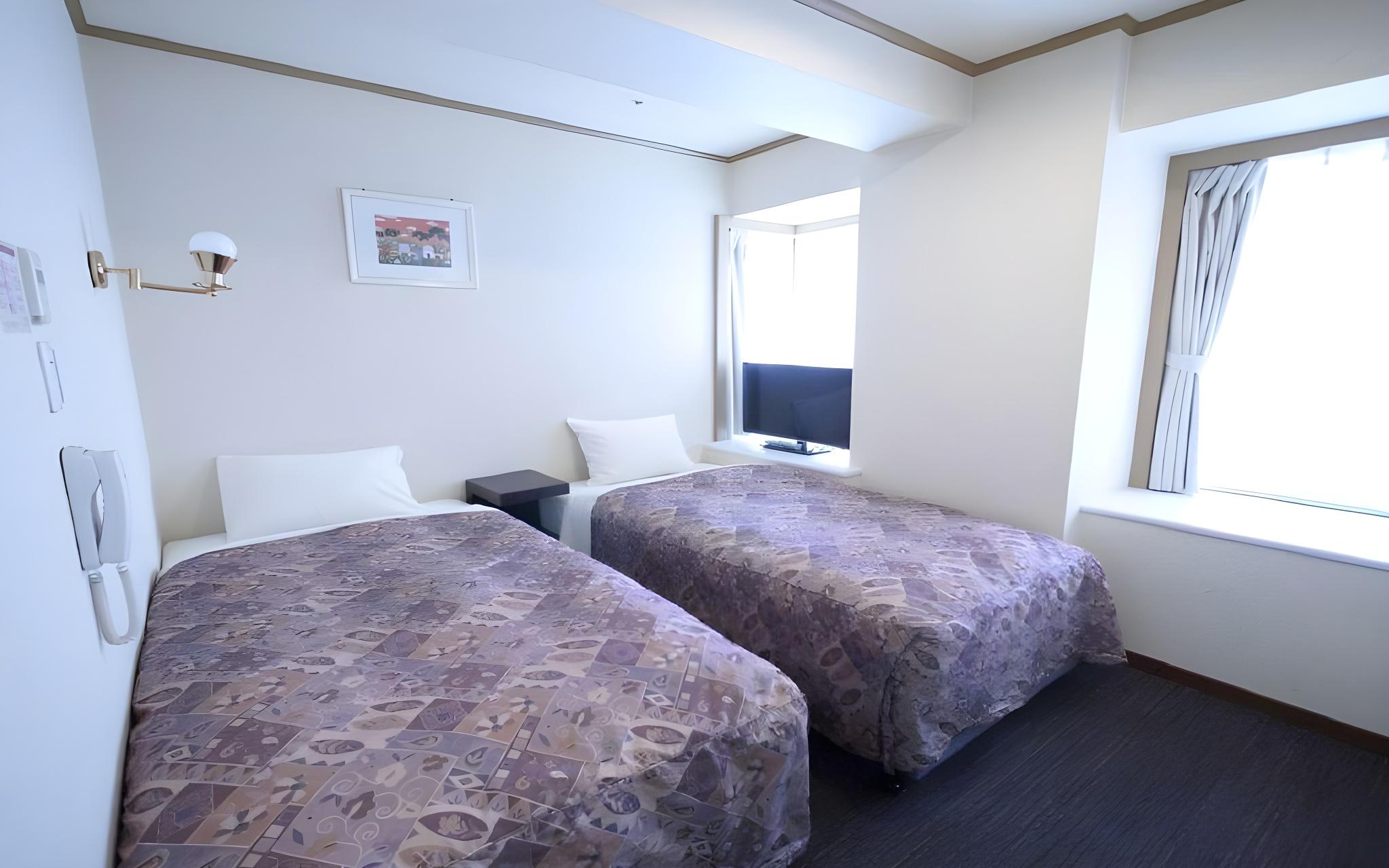 Casual, Twin Beds