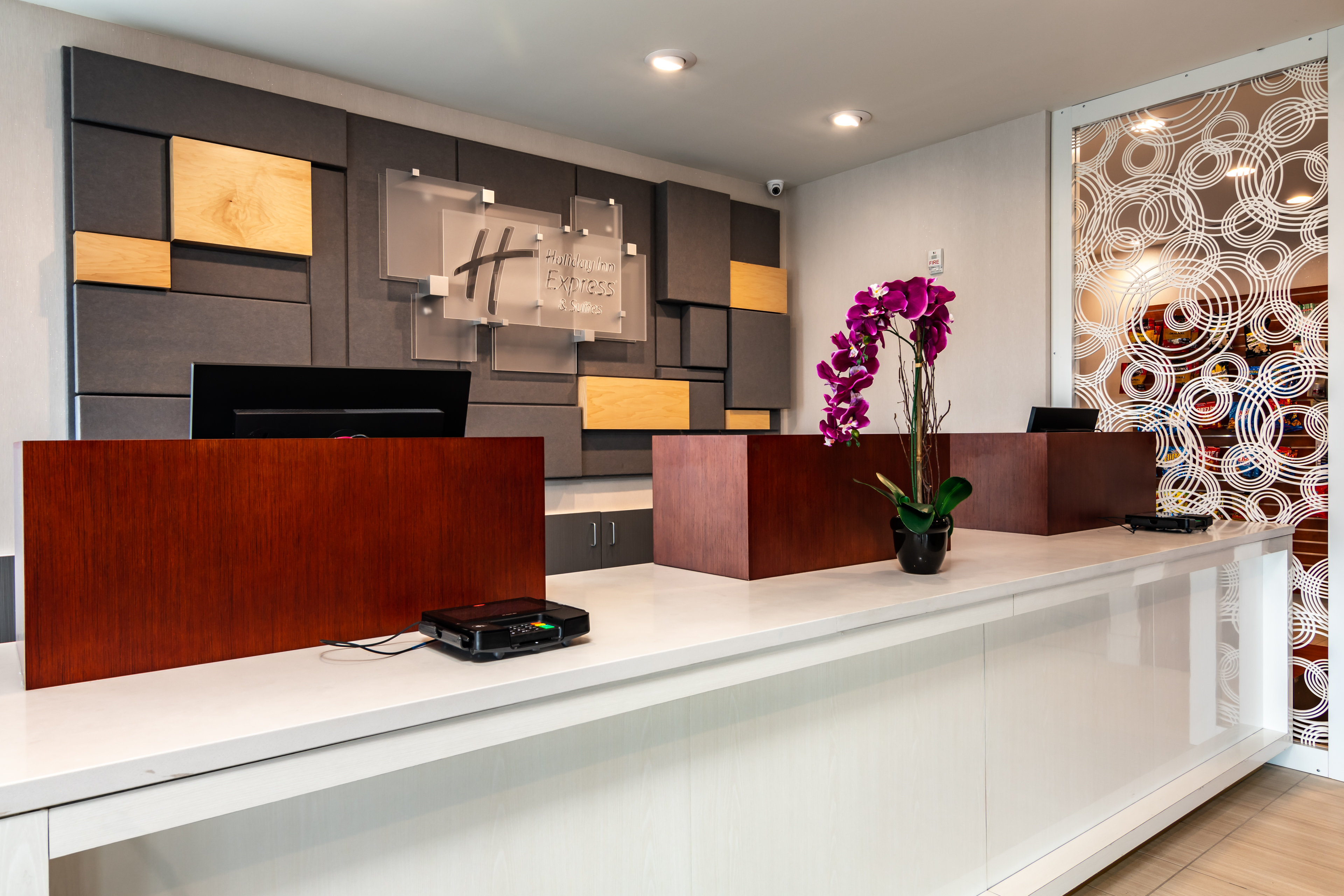 Holiday Inn Express Suites Orlando Lk Buena Vista Area 5/60