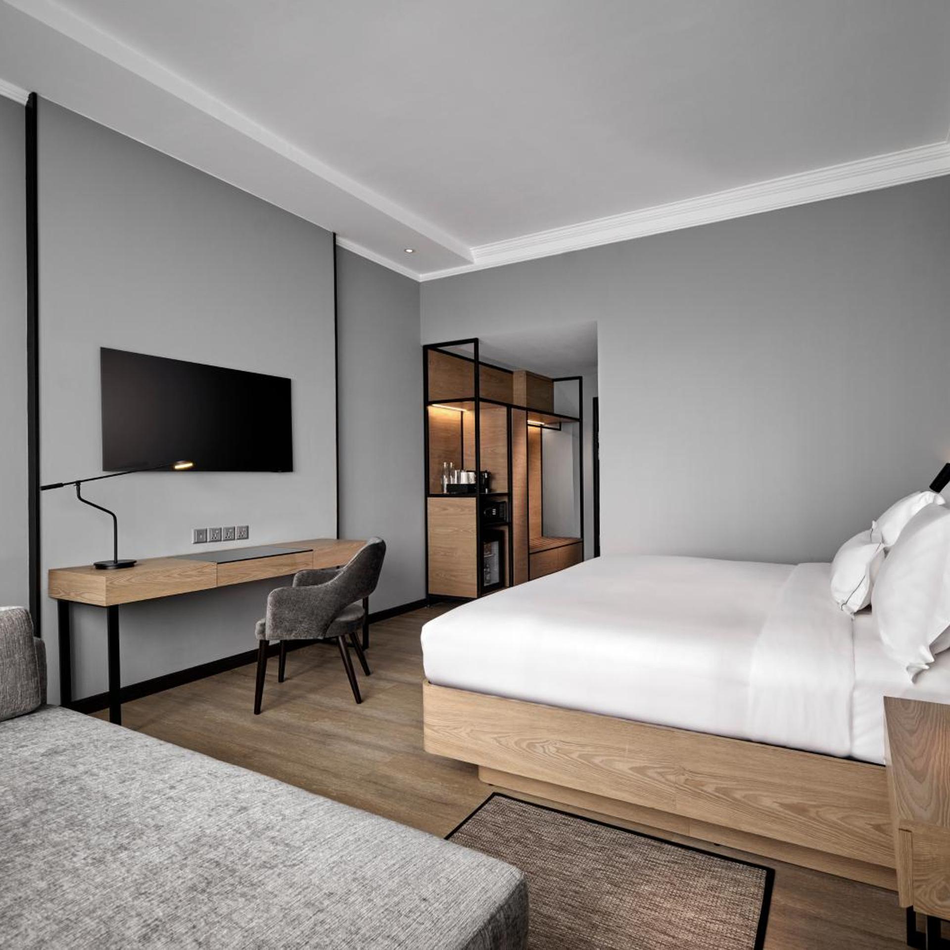 Prime, Deluxe, King Bed, Sofa
