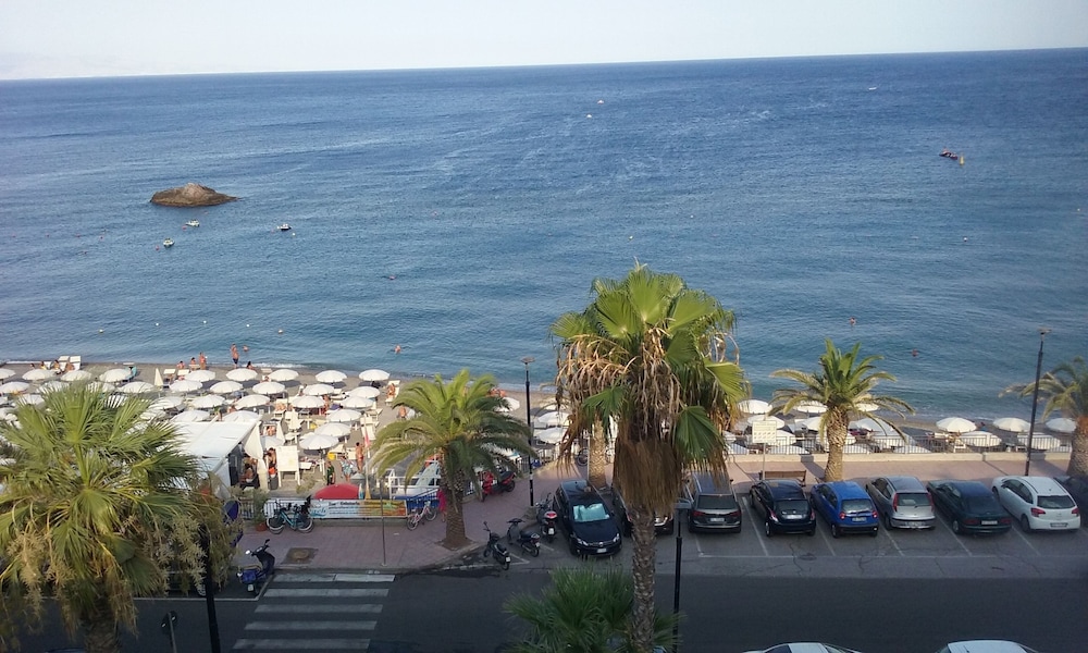 EliHotel in SANT ALESSIO SICULO