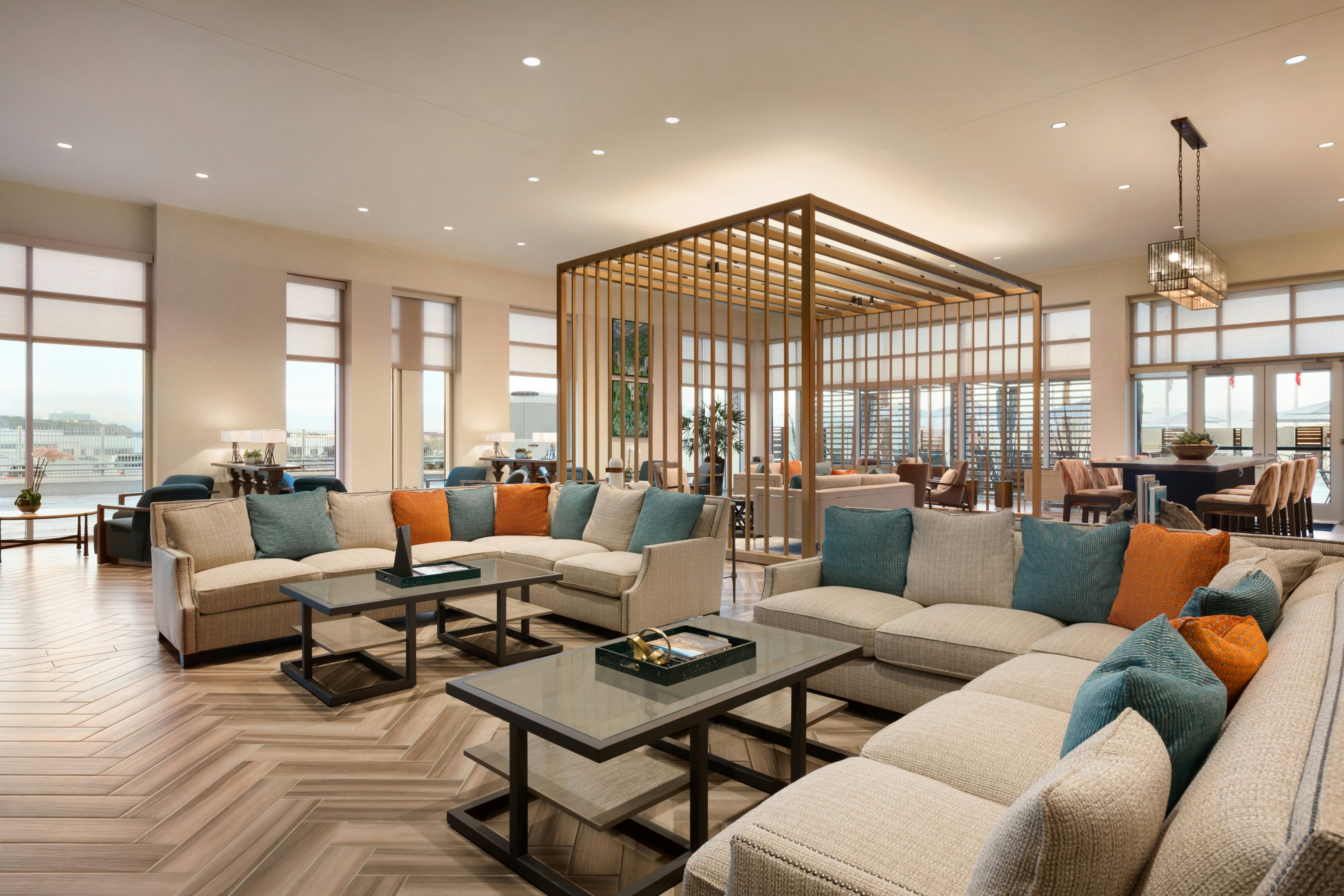 Embassy Suites by Hilton San Antonio Landmark 36/57
