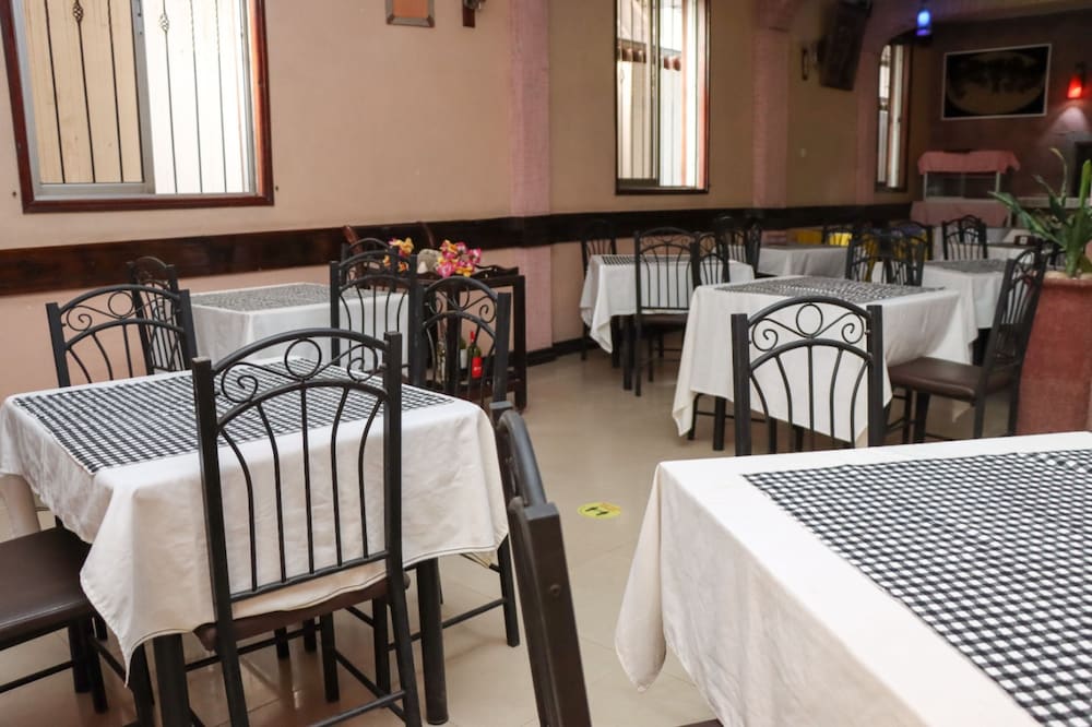 Darajani Hotel Ltd 27/50