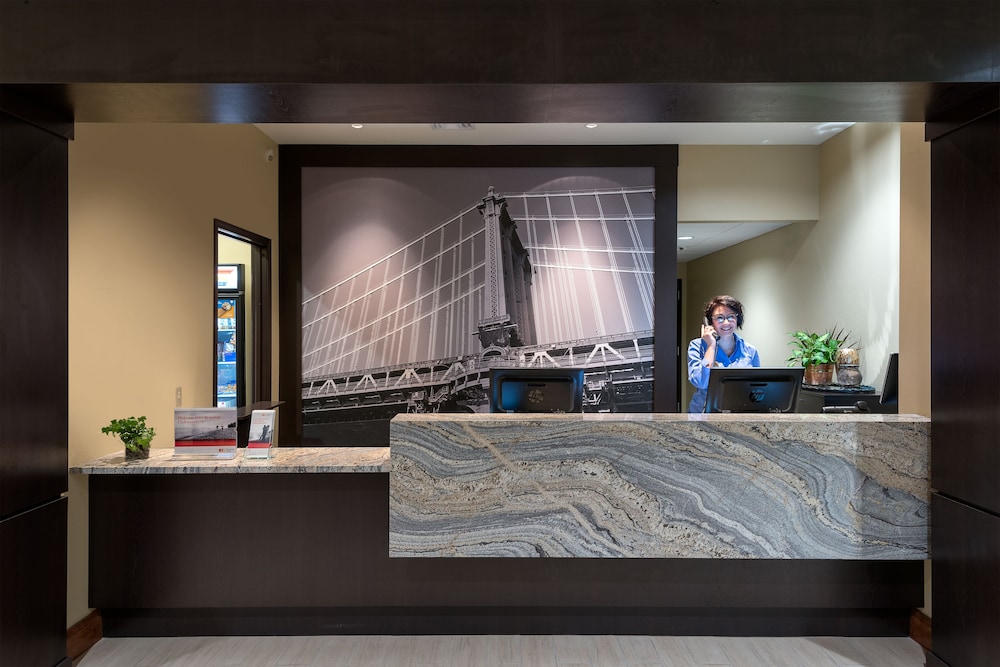 STAYBRIDGE SUITES EAU CLAIRE - ALTOONA 3/67