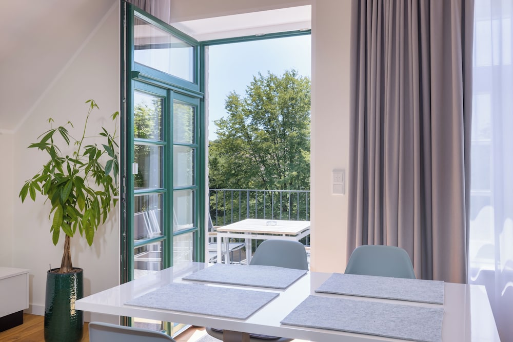 Bergmann Boardinghouse 15/45