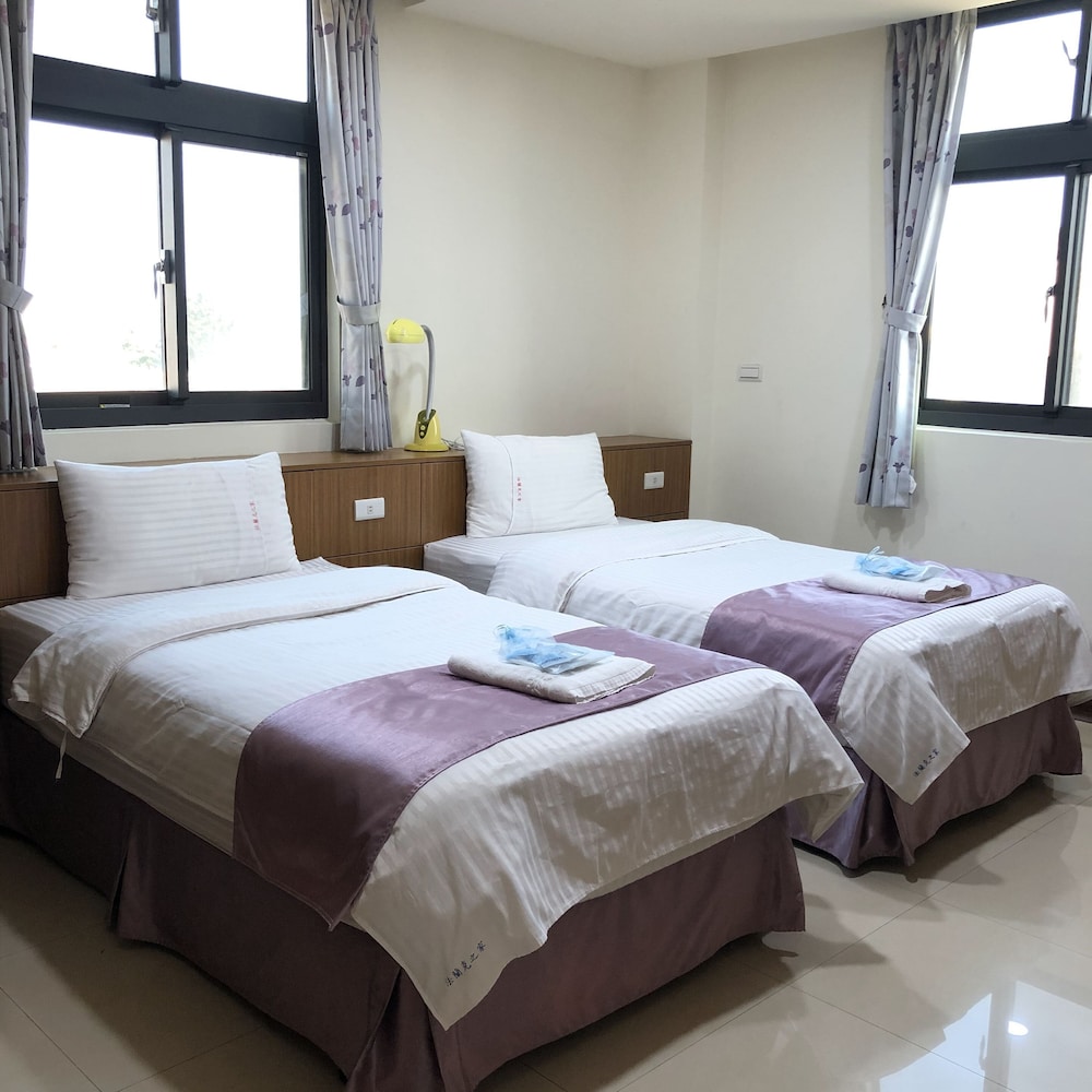 Frank's Hostel 24/50