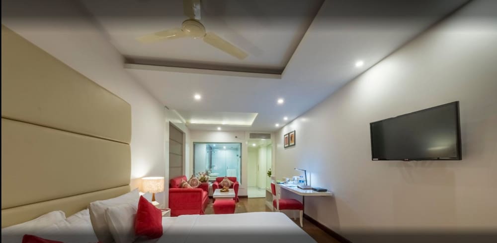 The Hhi Bhubaneswar 18/31