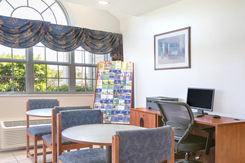 Microtel Inn And Suites Gardendale 16/33