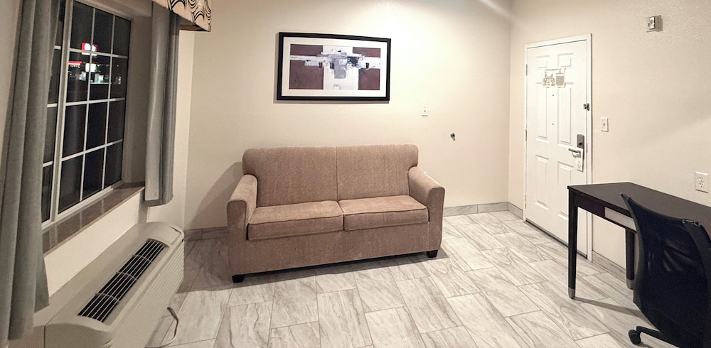 Regency Inn & Suites Baytown 36/62