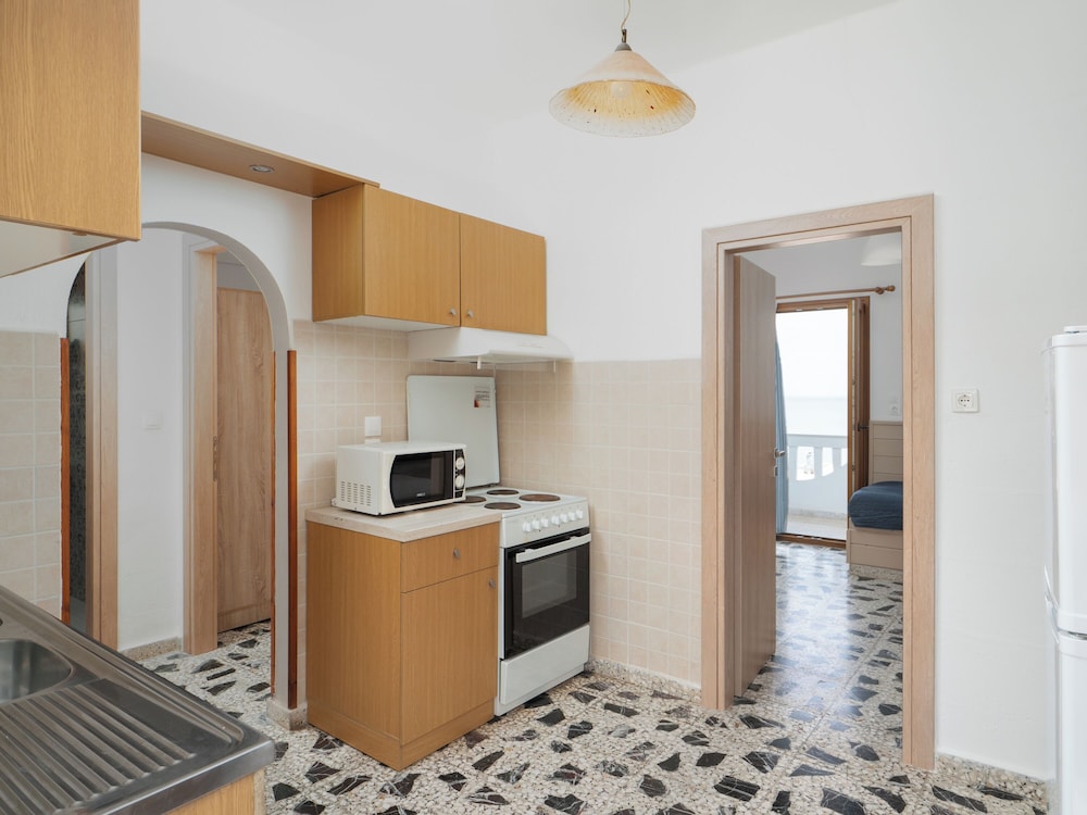 Spiros Soula Hotel 12/84