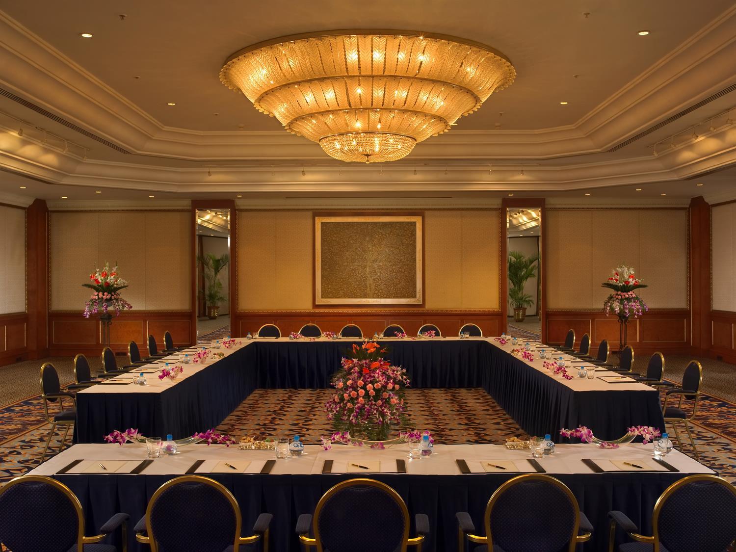 The Leela Mumbai - Resort Style Business Hotel 40/44