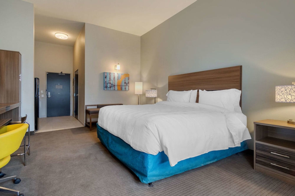EFFICIENCY, KING BED