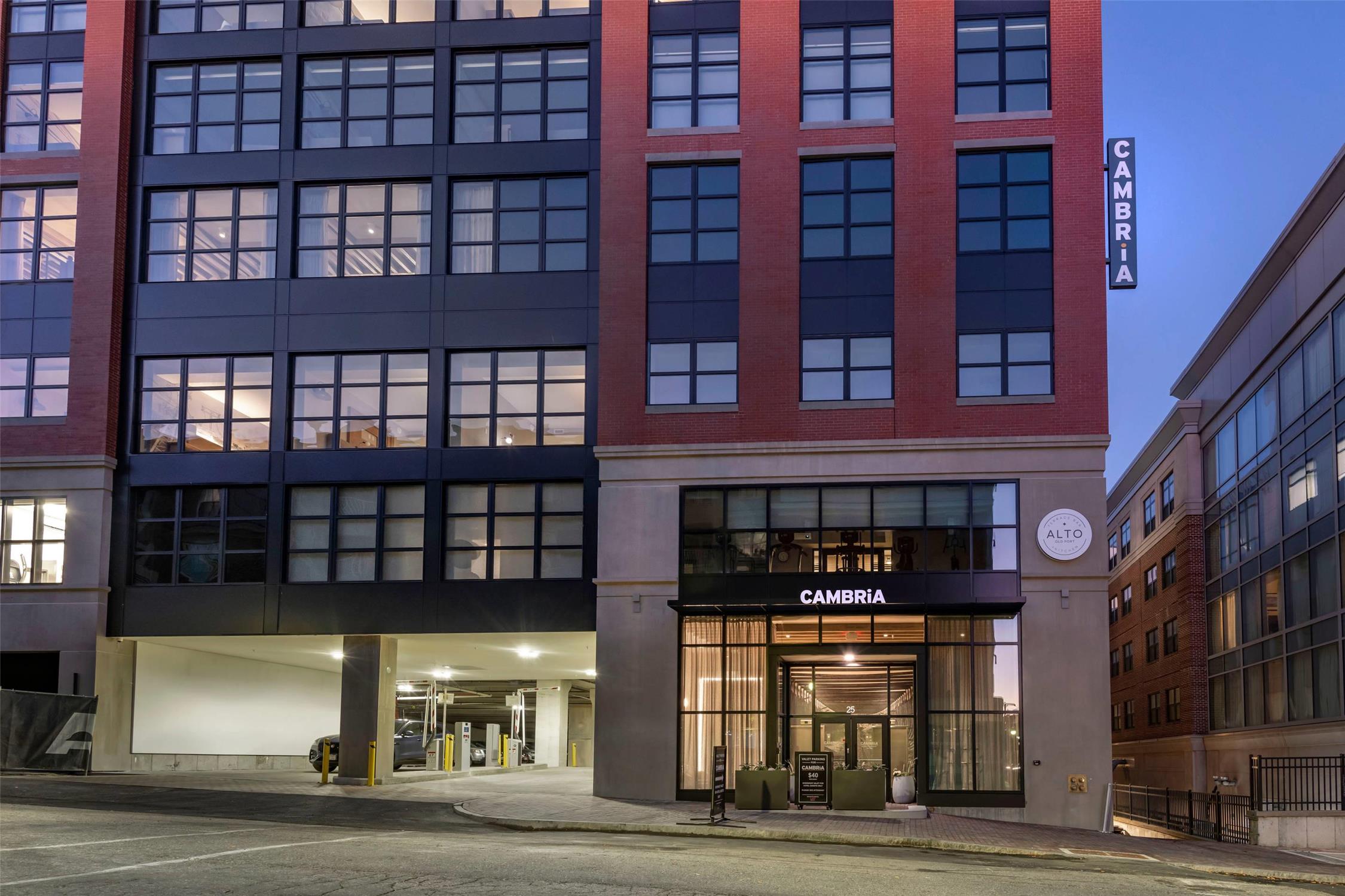 Cambria Hotel Portland Downtown Old Port 2/30